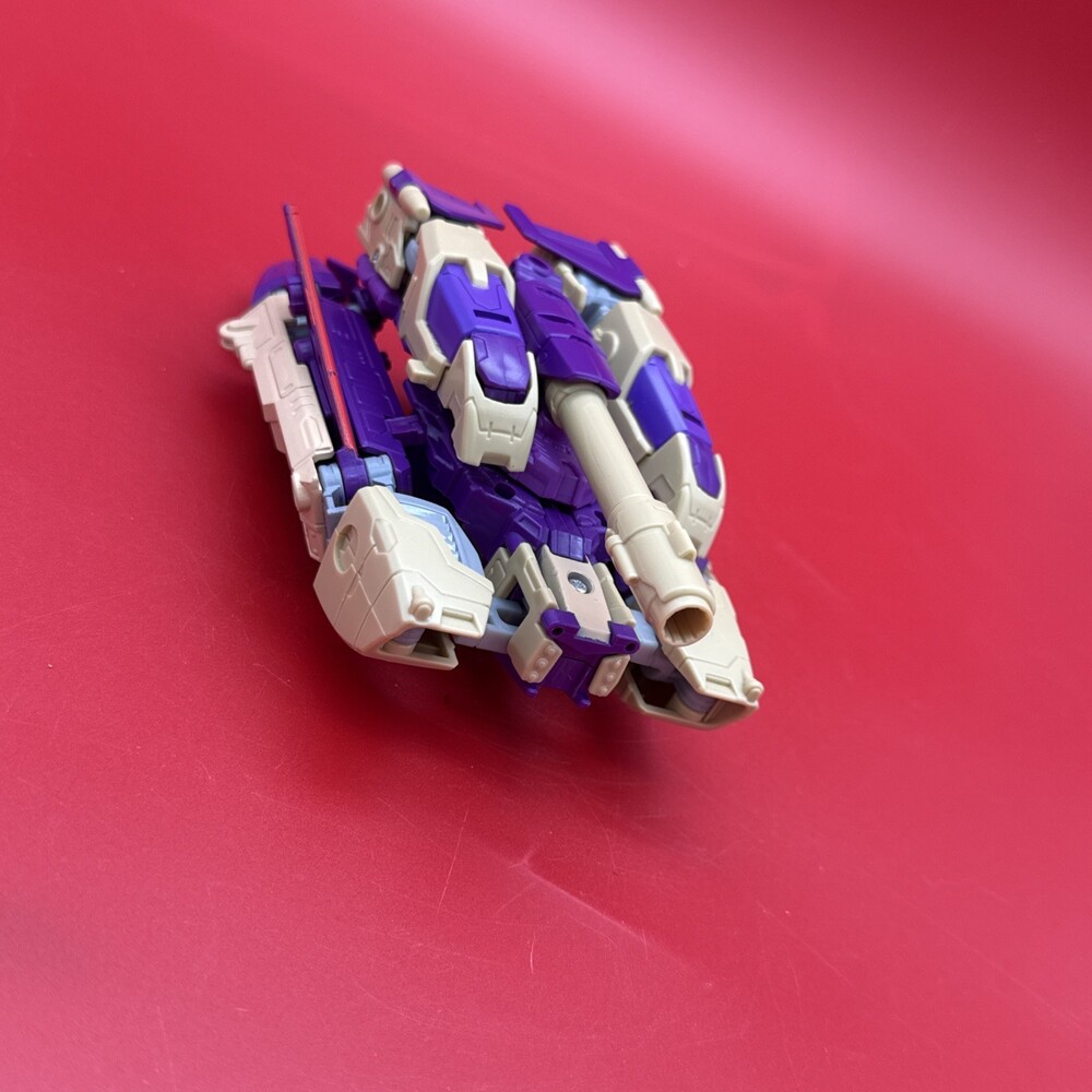 Transformers Legacy Leader Class Blitzwing